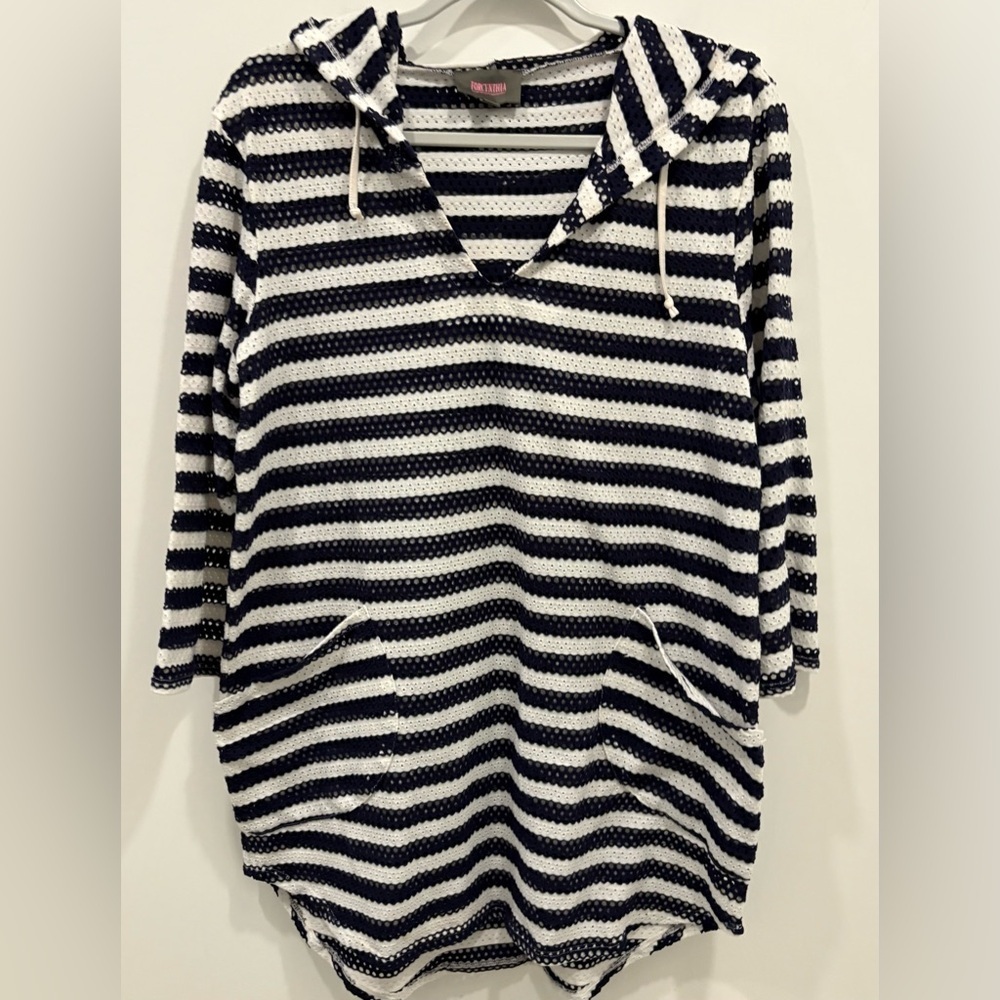 For Cynthia Blue and White 3/4
Sleeve Hoodie Beach Coverup
Womens Size Medium